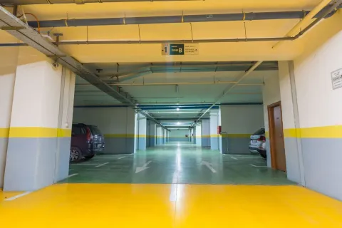 Rent, two bedroom apartment, 110m², Budva, Crna Gora - image 12