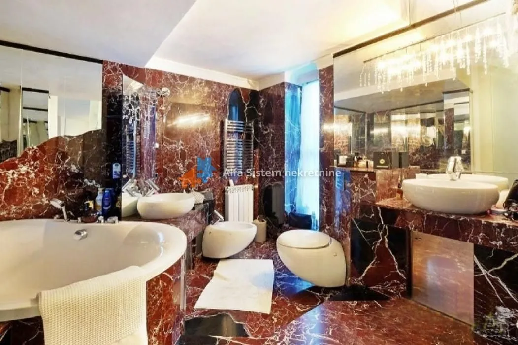 Rent, house, 365m², Uciteljsko Naselje, Zvezdara Sve Podlokacije