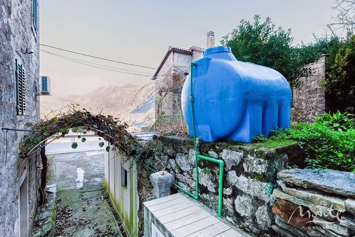 Prodaja, kuća, 333m², Kostanjica, Kotor