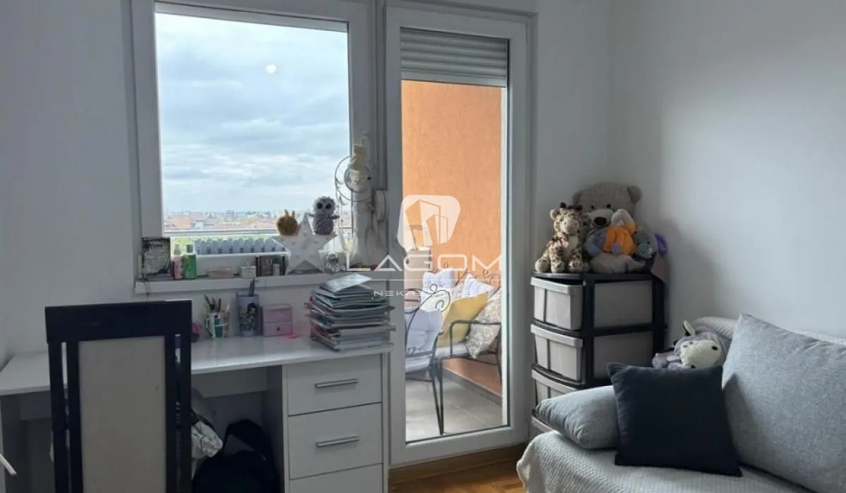 Prodaja, trosoban stan, 59m², Ledine, Beograd