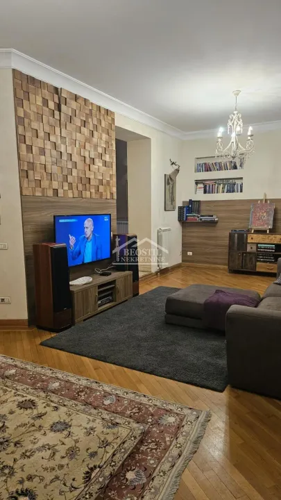 Prodaja, četvorosoban stan, 190m², Slavija, Vračar Sve Podlokacije