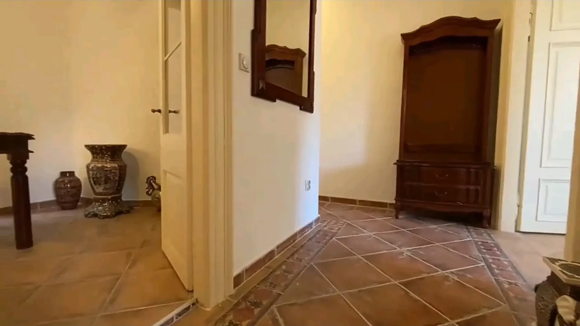 Prodaja, dvosoban stan, 75m², Stari Grad Kotor, Kotor