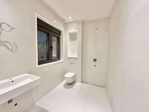 Prodaja, trosoban stan, 236m², Centar, Tivat - image 3