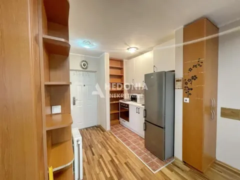 Izdavanje, jednosoban stan, 28m², Petlovo Brdo, Beograd - image 6