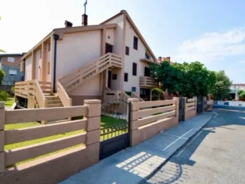 Prodaja, kuća, 260m², Stari Aerodrom, Podgorica