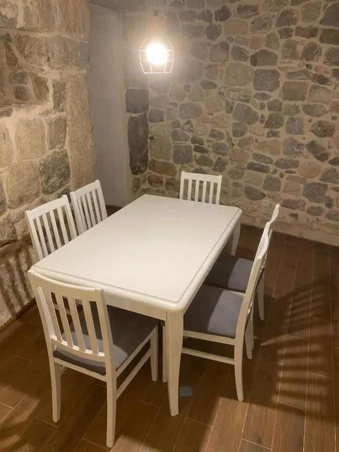 Rent, house, 120m², Nalježići, Kotor