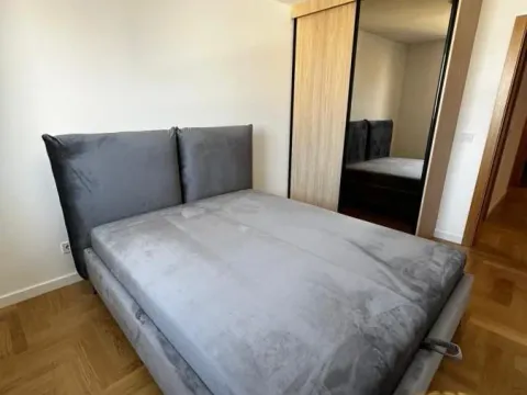 Izdavanje, trosoban stan, 80m², Stari Grad, Beograd - image 10