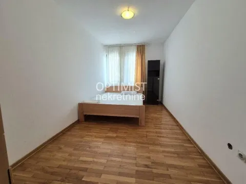 Rent, three bedroom apartment, 84m², Južni Bulevar, Vračar Sve Podlokacije - image 8