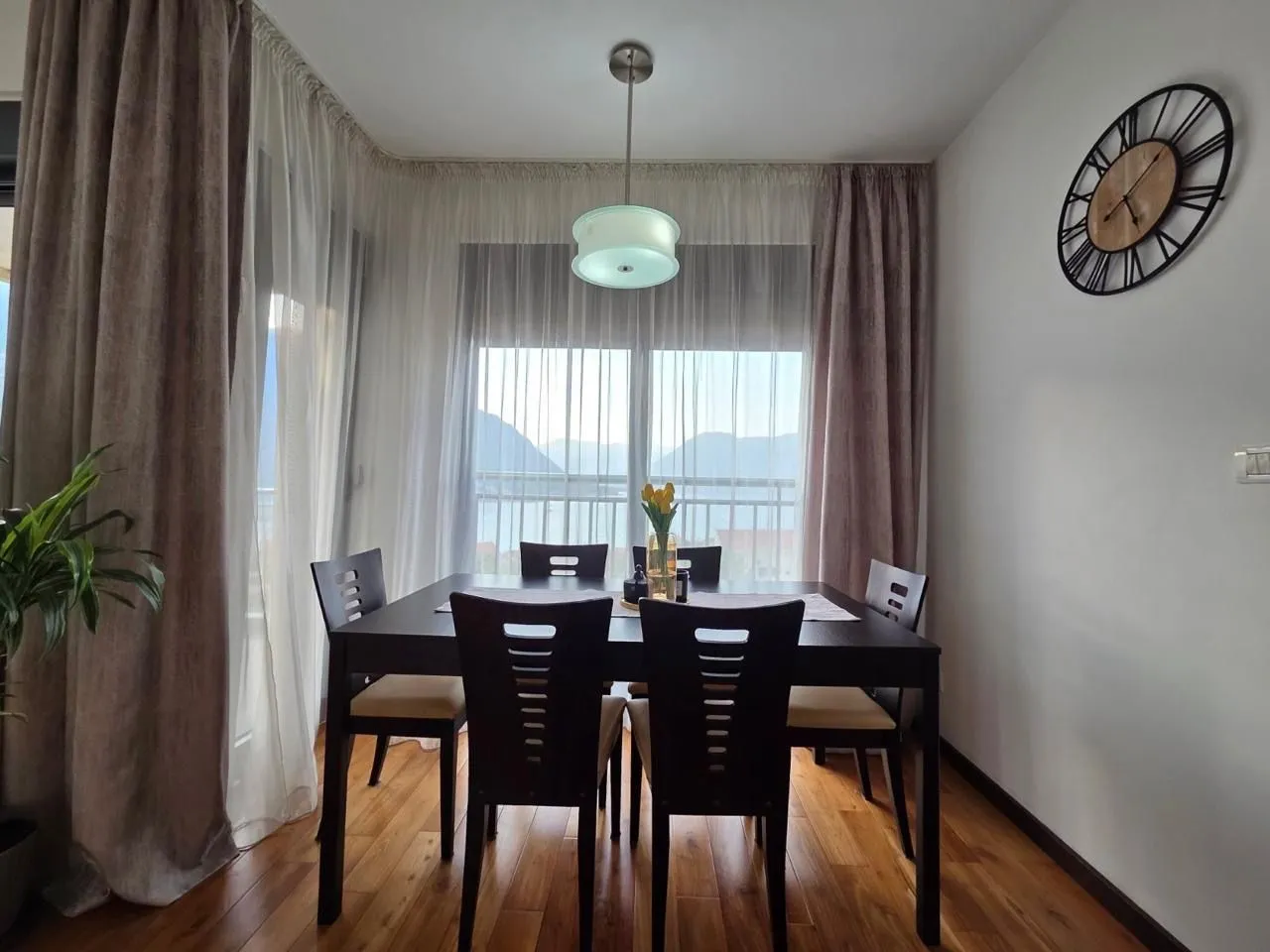 Rent, two bedroom apartment, 70m², Dobrota, Kotor