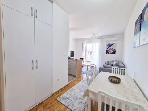 Rent, one bedroom apartment, 47m², Bečići, Budva - image 2