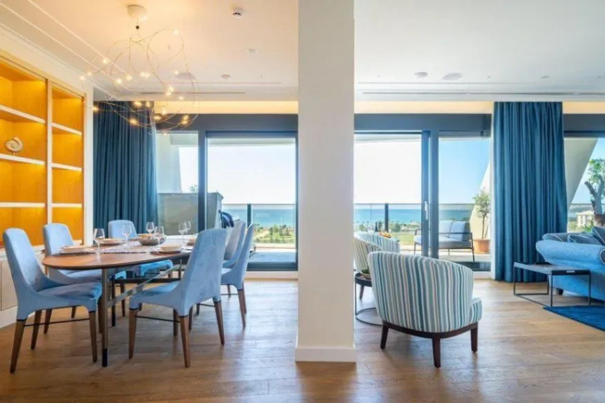 Prodaja, trosoban stan, 245m², Centar, Bar