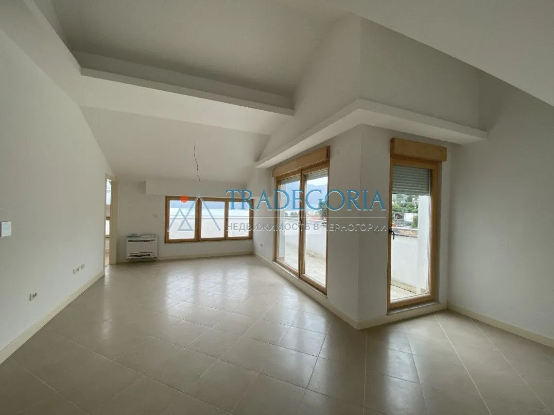 Prodaja, dvosoban stan, 120m², Dobrota, Kotor