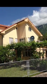 Izdavanje, trosoban stan, 101m², Zelenika, Herceg Novi - image 2