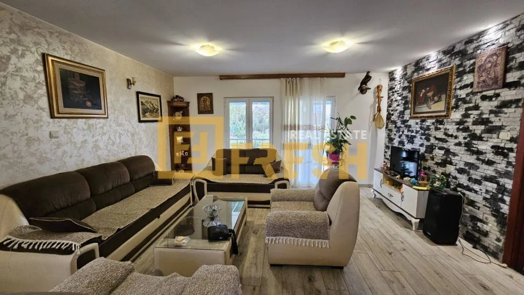 Prodaja, kuća, 216m², Danilovgrad, Crna Gora