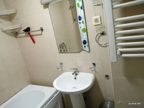 Prodaja, jednosoban stan, 48m², Stari Aerodrom, Podgorica - image 9