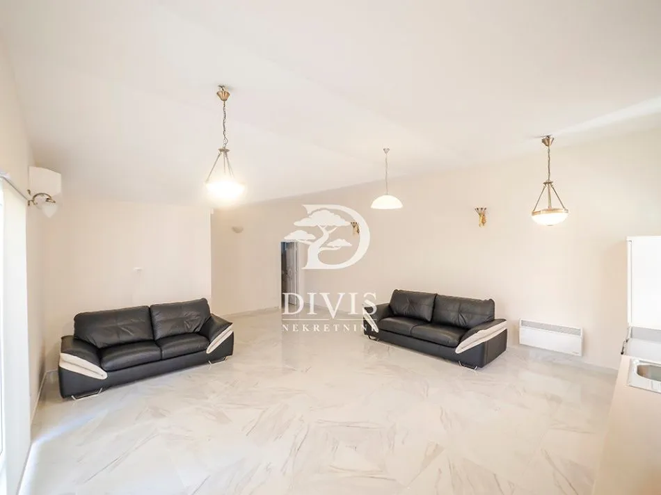 Izdavanje, kuća, 448m², Dedinje Rtv Pink, Dedinje Sve Podlokacije
