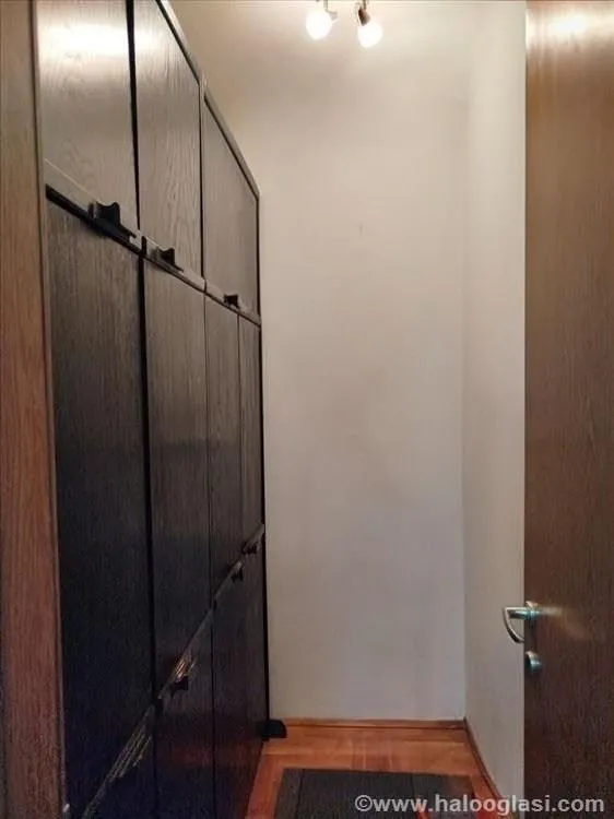 Prodaja, trosoban stan, 74m², Vojvode Vlahovica, Beograd