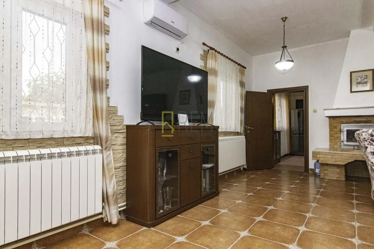 Prodaja, kuća, 400m², Danilovgrad, Crna Gora