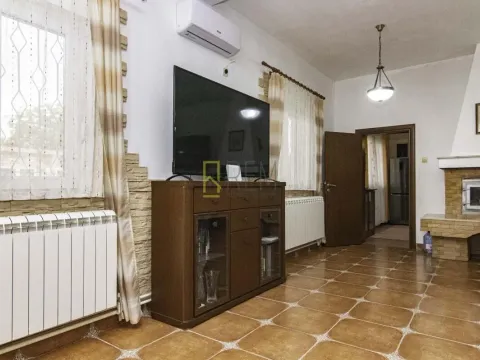 Prodaja, kuća, 400m², Danilovgrad, Crna Gora - image 13
