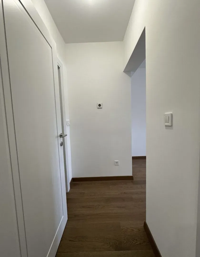 Prodaja, trosoban stan, 127m², Tološka šuma, Podgorica