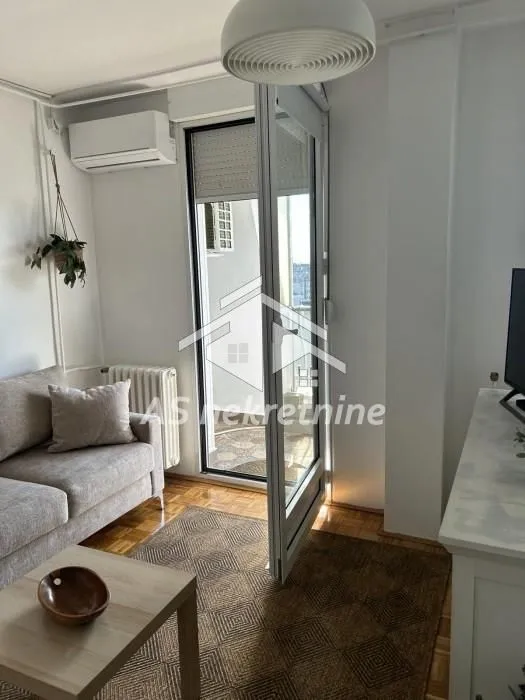 Rent, one bedroom apartment, 33m², Stari Grad, Beograd