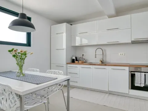 Sale, two bedroom apartment, 80m², Đenovići, Herceg Novi - image 2