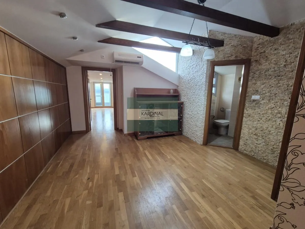 Prodaja, trosoban stan, 99m², Vašarište, Jagodina