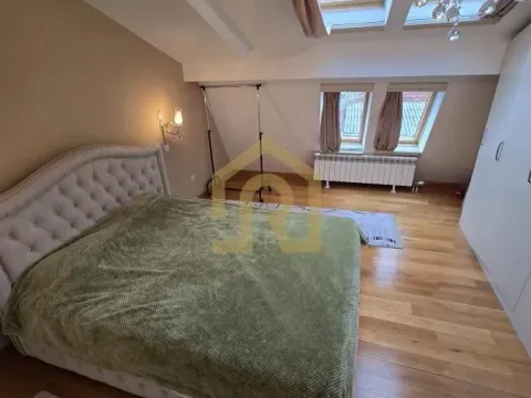 Izdavanje, trosoban stan, 184m², Vračar Hram, Vračar Sve Podlokacije - image 12