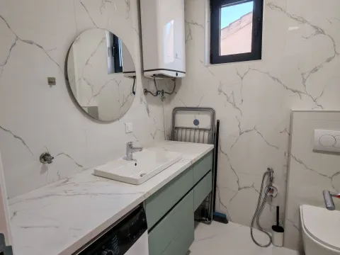Rent, two bedroom apartment, 70m², Velji Vinogradi, Budva - image 5