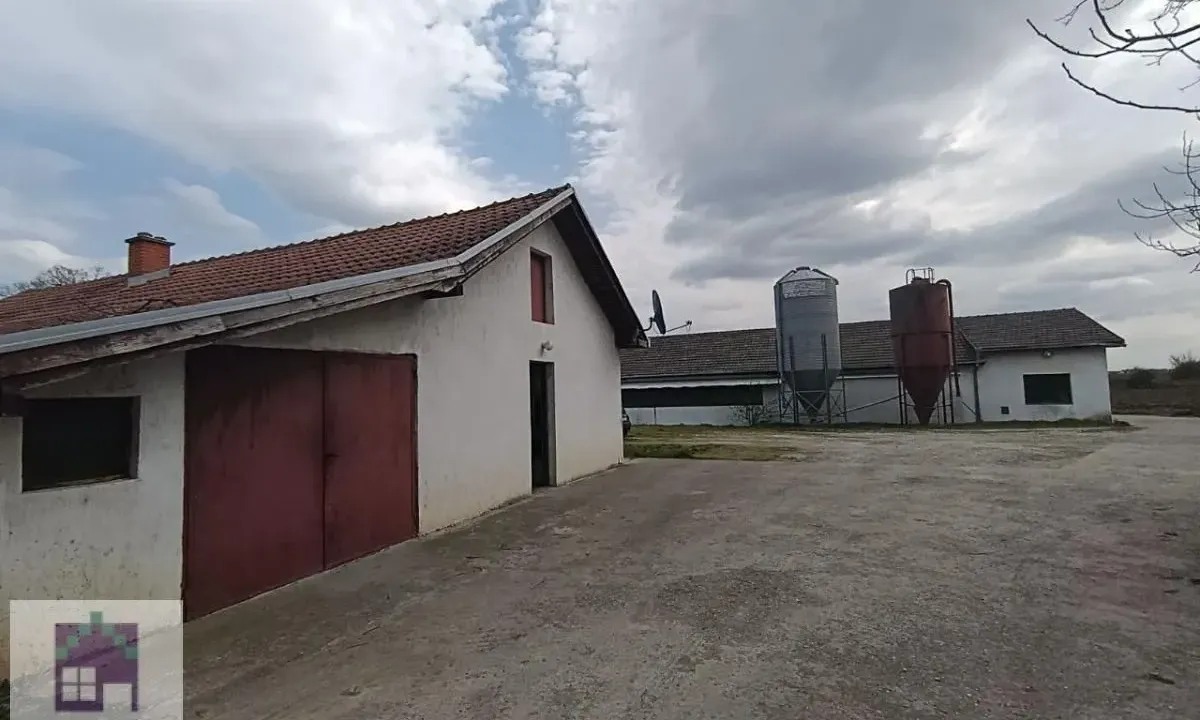 Prodaja, poslovni prostor, 163m², Zvečka, Obrenovac