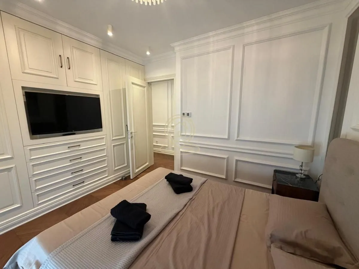 Izdavanje, četvorosoban stan, 125m², Čubura, Beograd