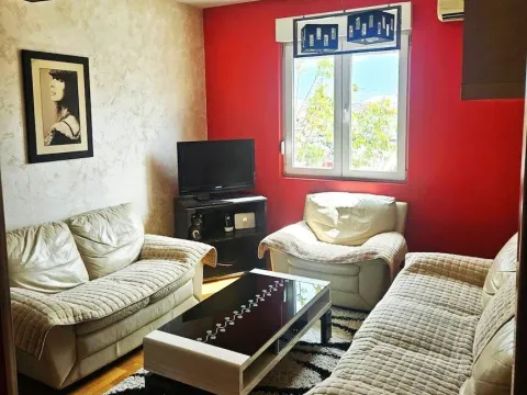 Rent, apartment, 37m², Stari Aerodrom, Podgorica - image 2