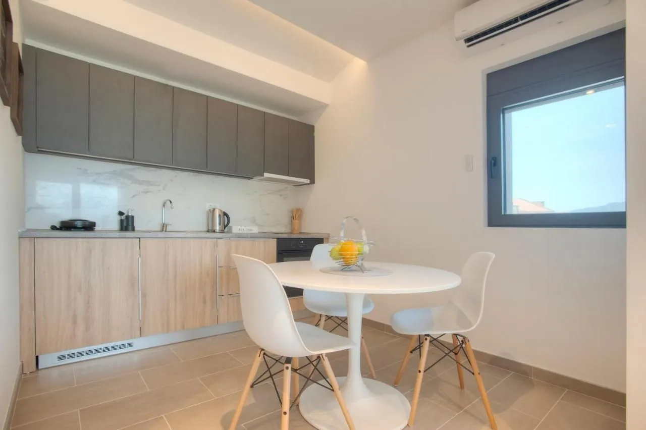Prodaja, kuća, 210m², Dobrota, Kotor