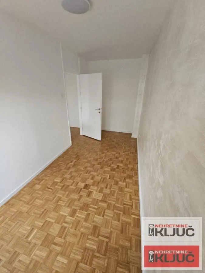 Prodaja, trosoban stan, 75m², Socijalno, Novi Sad Sve Podlokacije