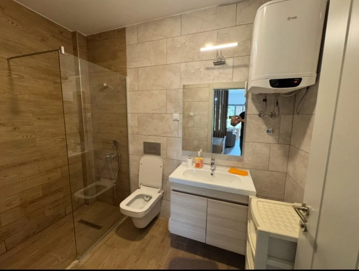 Izdavanje, jednosoban stan, 42m², Centar, Bar