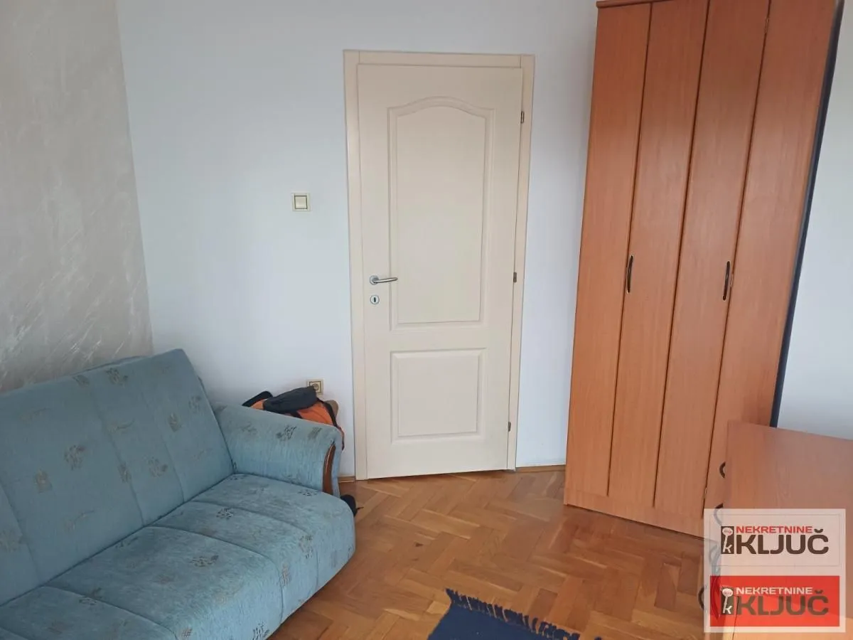 Izdavanje, dvosoban stan, 43m², Centar, Novi Sad