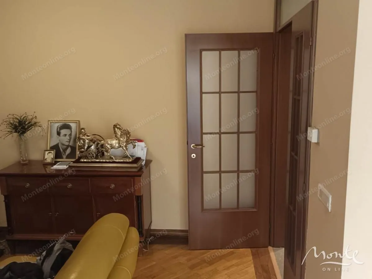 Prodaja, dvosoban stan, 96m², Stari Aerodrom, Podgorica
