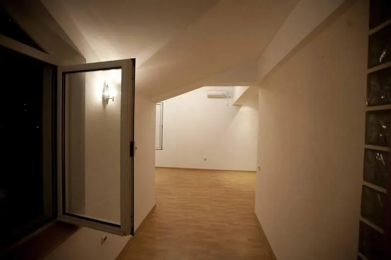 Rent, office space, 160m², Đeram Pijaca, Beograd