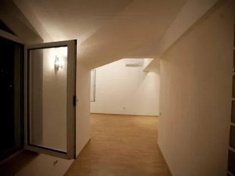 Izdavanje, poslovni prostor, 160m², Đeram Pijaca, Beograd - image 13