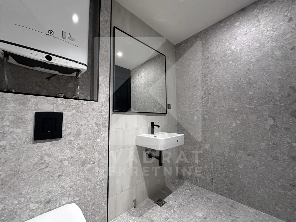 Prodaja, četvorosoban stan, 107m², Centar, Kolašin