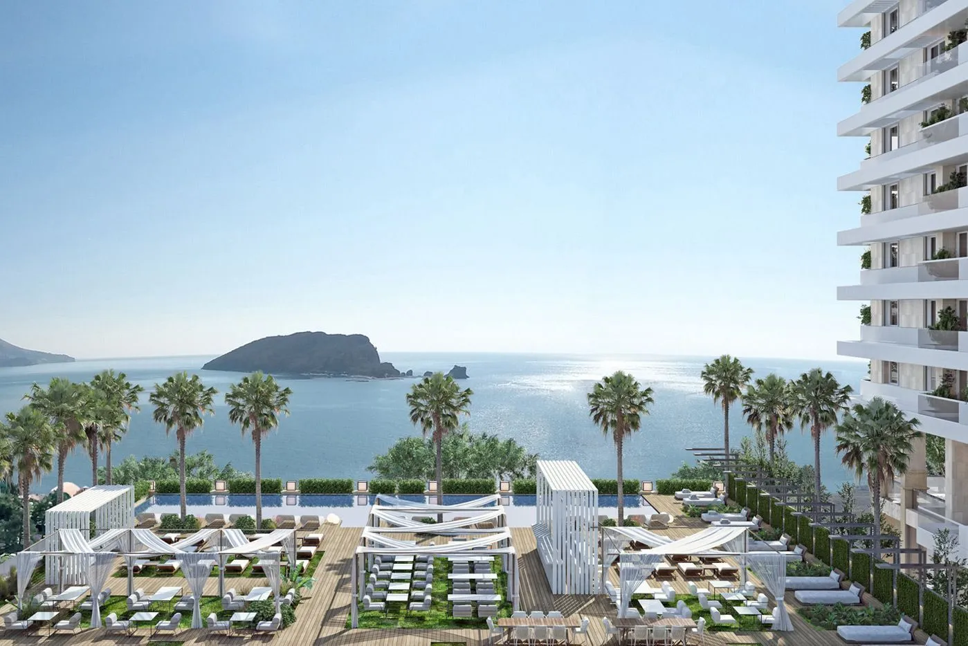 Terasa sa bazenom i pogledom na more.