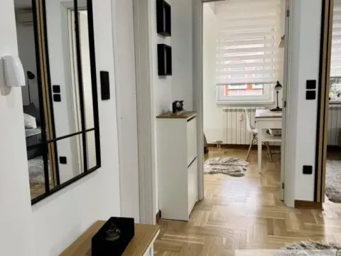 Rent, two bedroom apartment, 40m², Šumice, Beograd - image 2