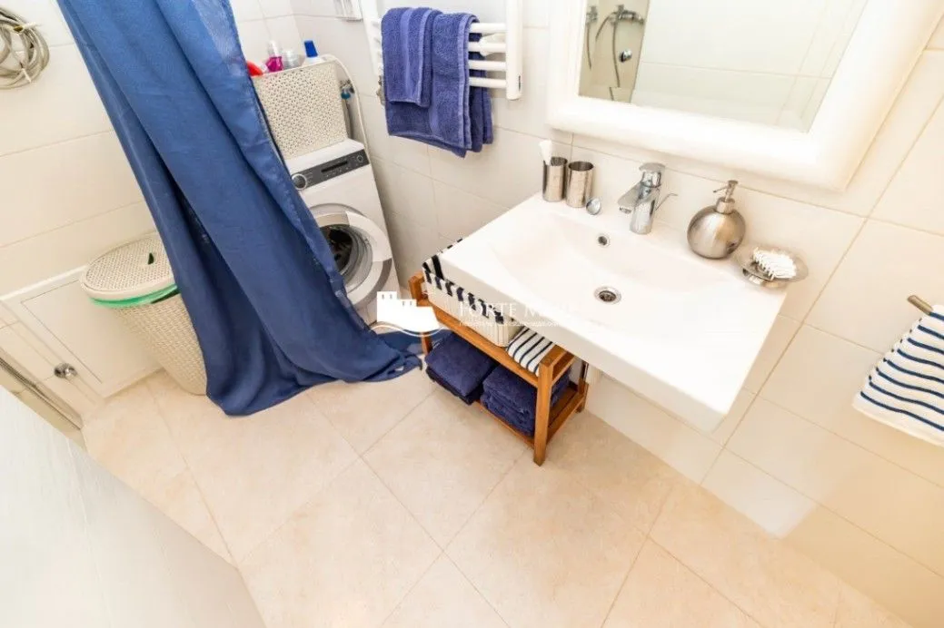 Prodaja, dvosoban stan, 118m², Njivice, Herceg Novi