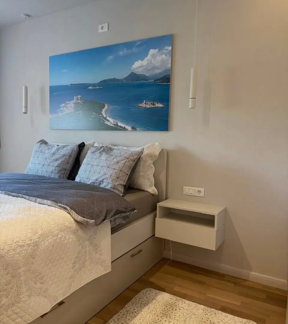 Izdavanje, jednosoban stan, 45m², Centar, Tivat