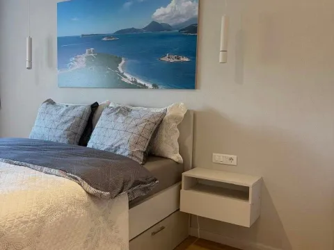 Rent, one bedroom apartment, 45m², Centar, Tivat - image 15