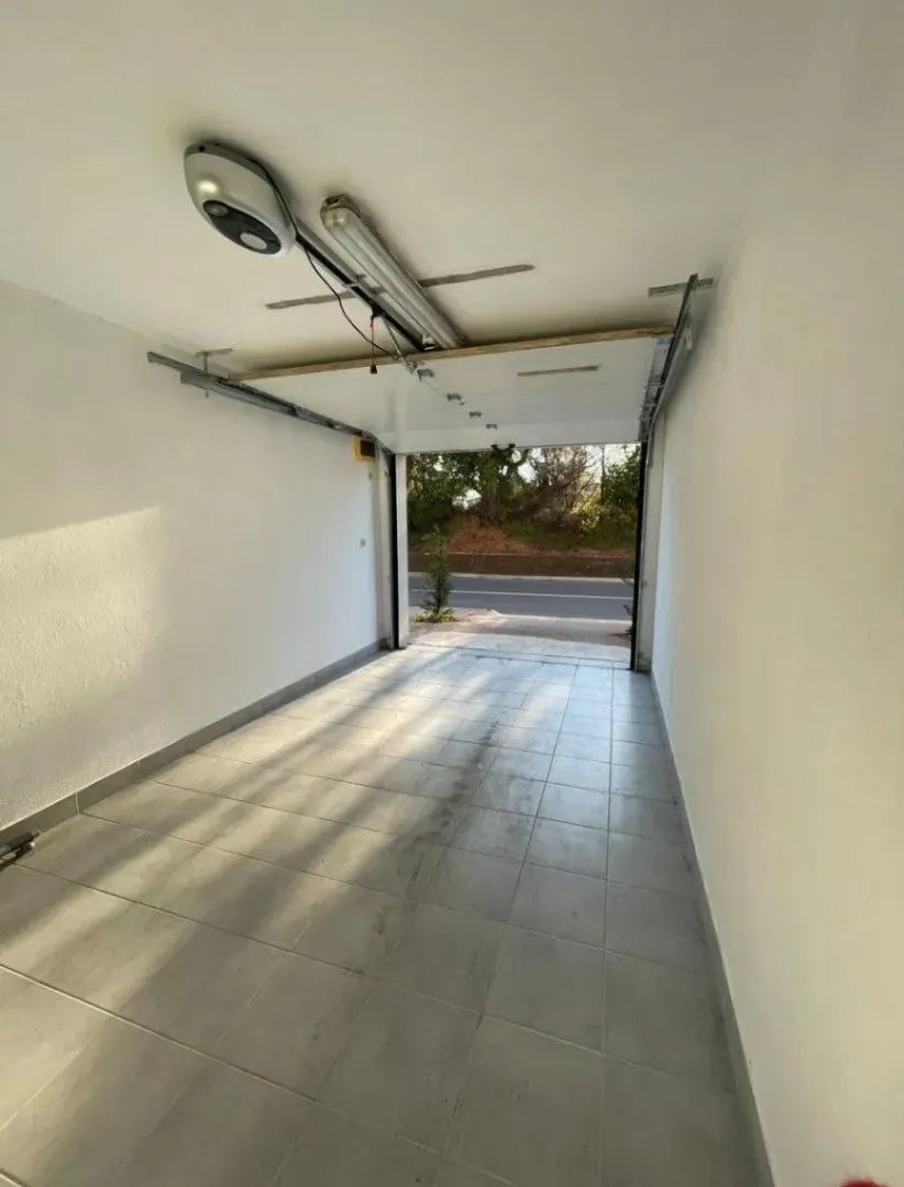 Izdavanje, dvosoban stan, 60m², Petrovac, Budva