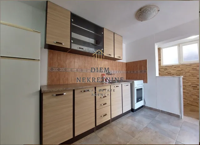 Izdavanje, dvosoban stan, 80m², Mrčevac, Tivat