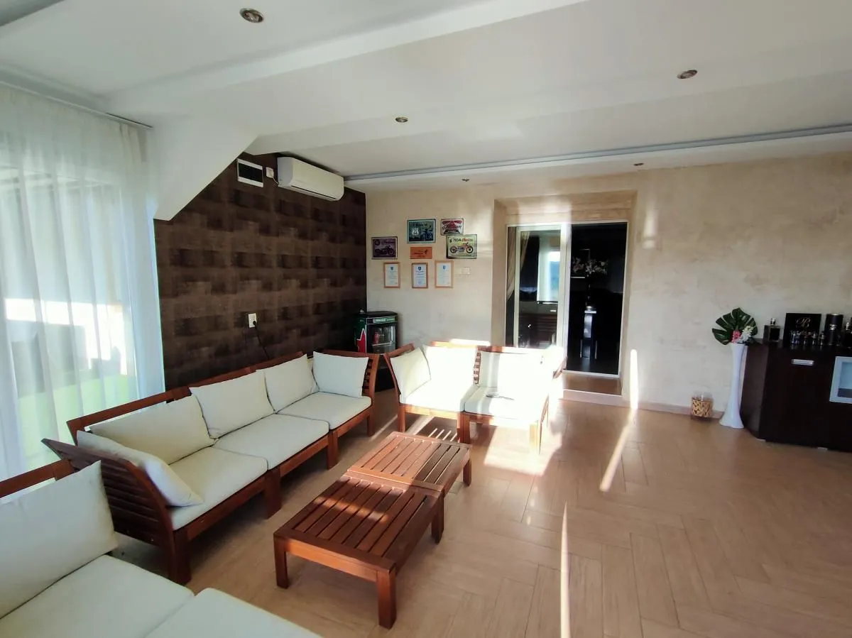 Prodaja, kuća, 380m², Sremska Kamenica, Petrovaradin