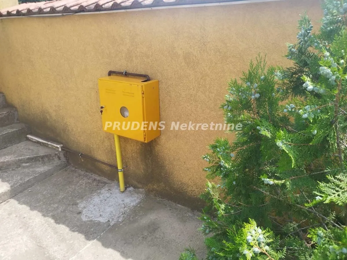 Sale, house, 250m², Surčin, Beograd