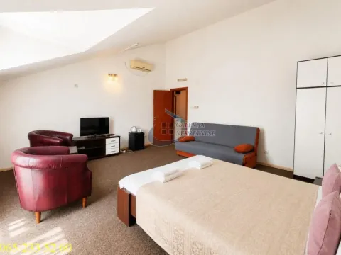 Sale, studio apartment, 33m², Autokomanda, Voždovac Sve Podlokacije - image 4